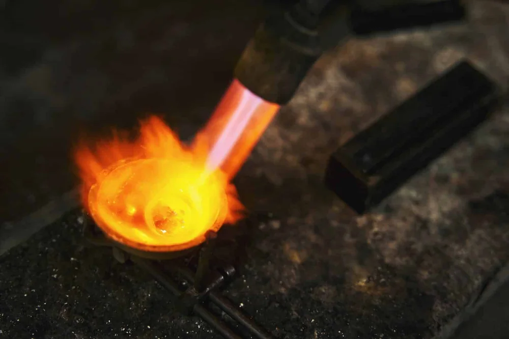Travail au chalumeau dans l’atelier
