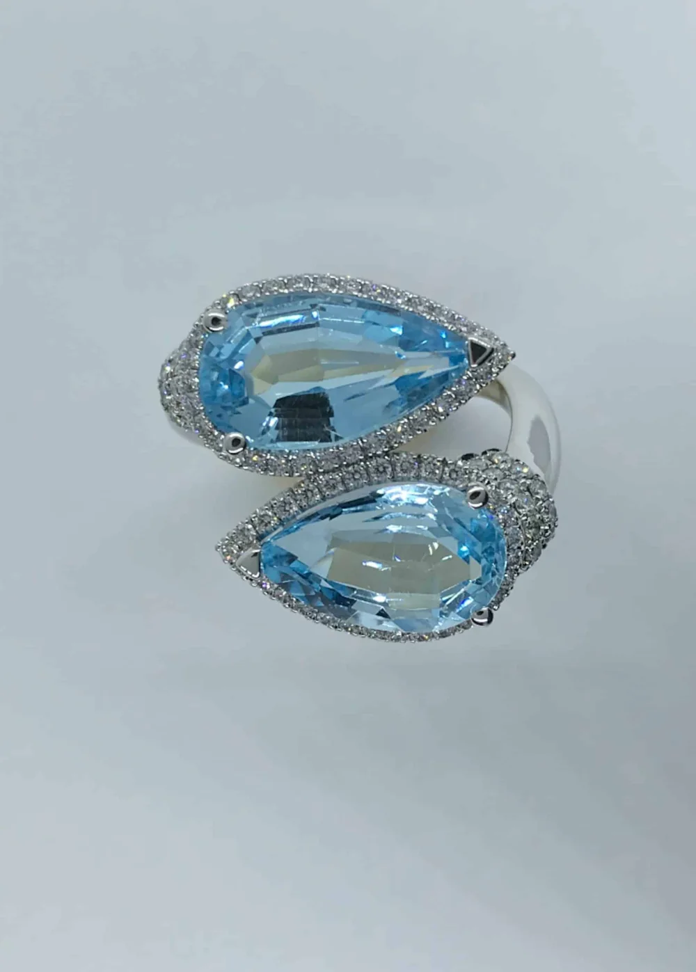 Gouaché détaillé d’une bague Toi et Moi